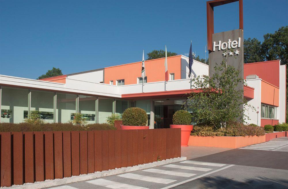 Hotel Cluentum Tolentino Eksteriør billede