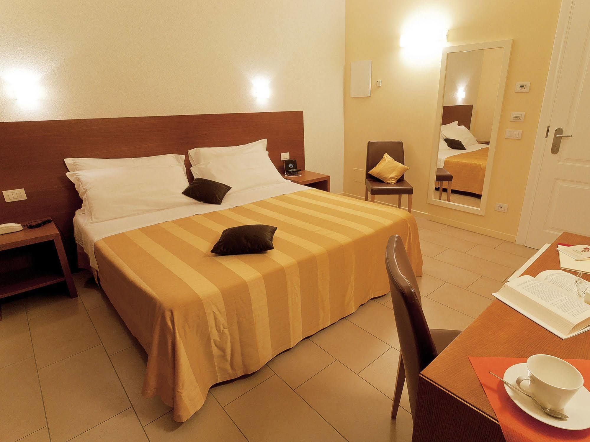 Hotel Cluentum Tolentino Eksteriør billede