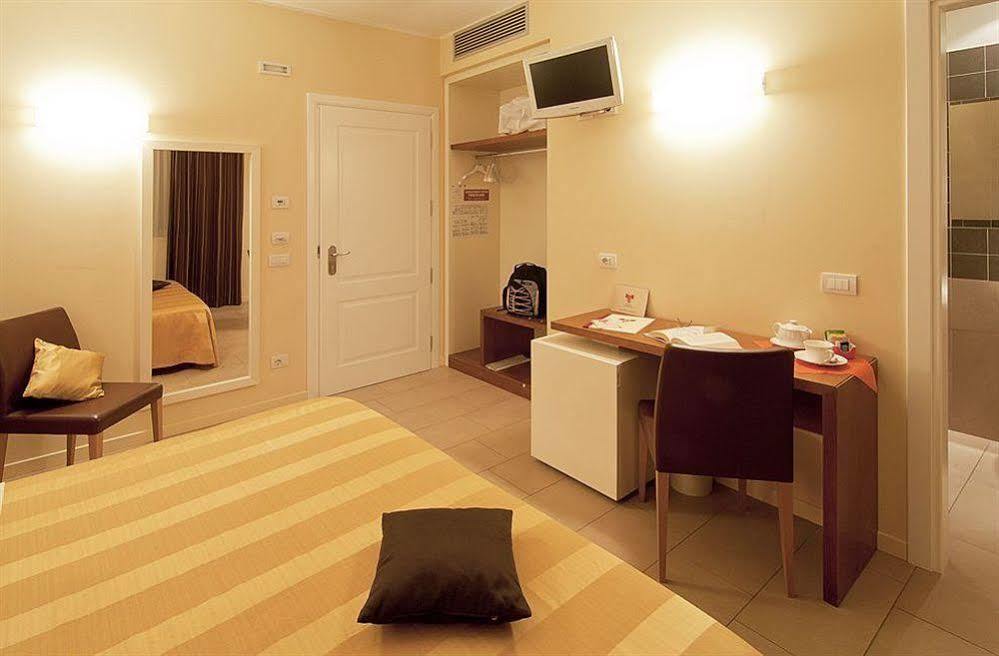 Hotel Cluentum Tolentino Eksteriør billede