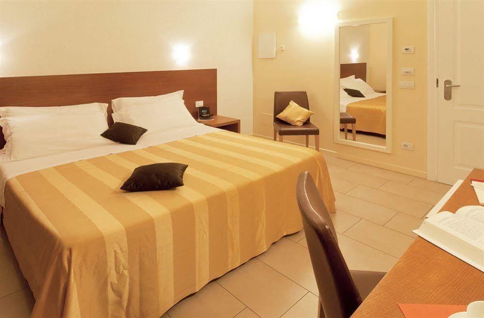 Hotel Cluentum Tolentino Eksteriør billede